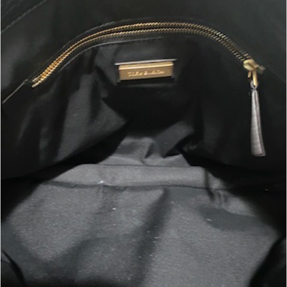 Tory Burch, tote shoulder bag with gold chains, magnetic closure - Picture 5 of 10